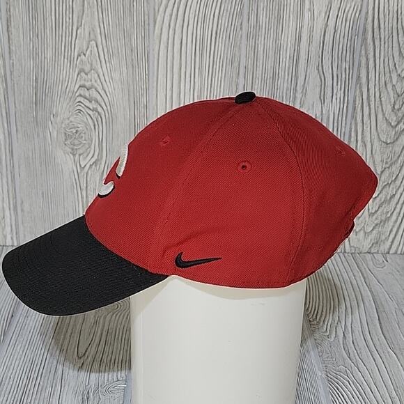 Nike Cincinnati Reds Embroidered Baseball Hat - Picture 3 of 8